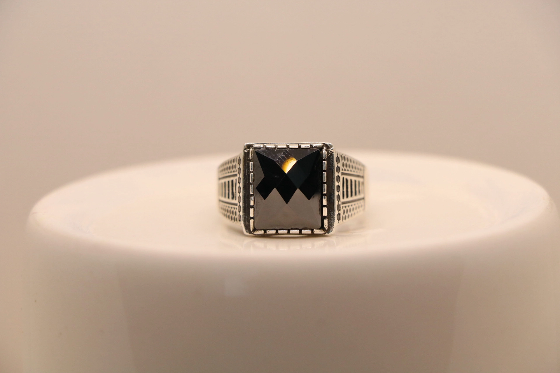 انگشتر نقره مردانه سنگ اونیکس طرح روبی