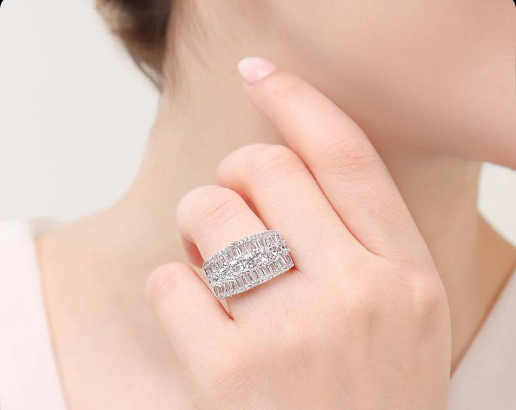 انگشتر نقره جواهری نگین باگت