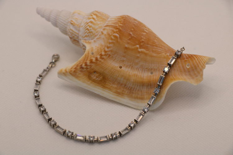 دستبند نقره زنانه نگین باگت