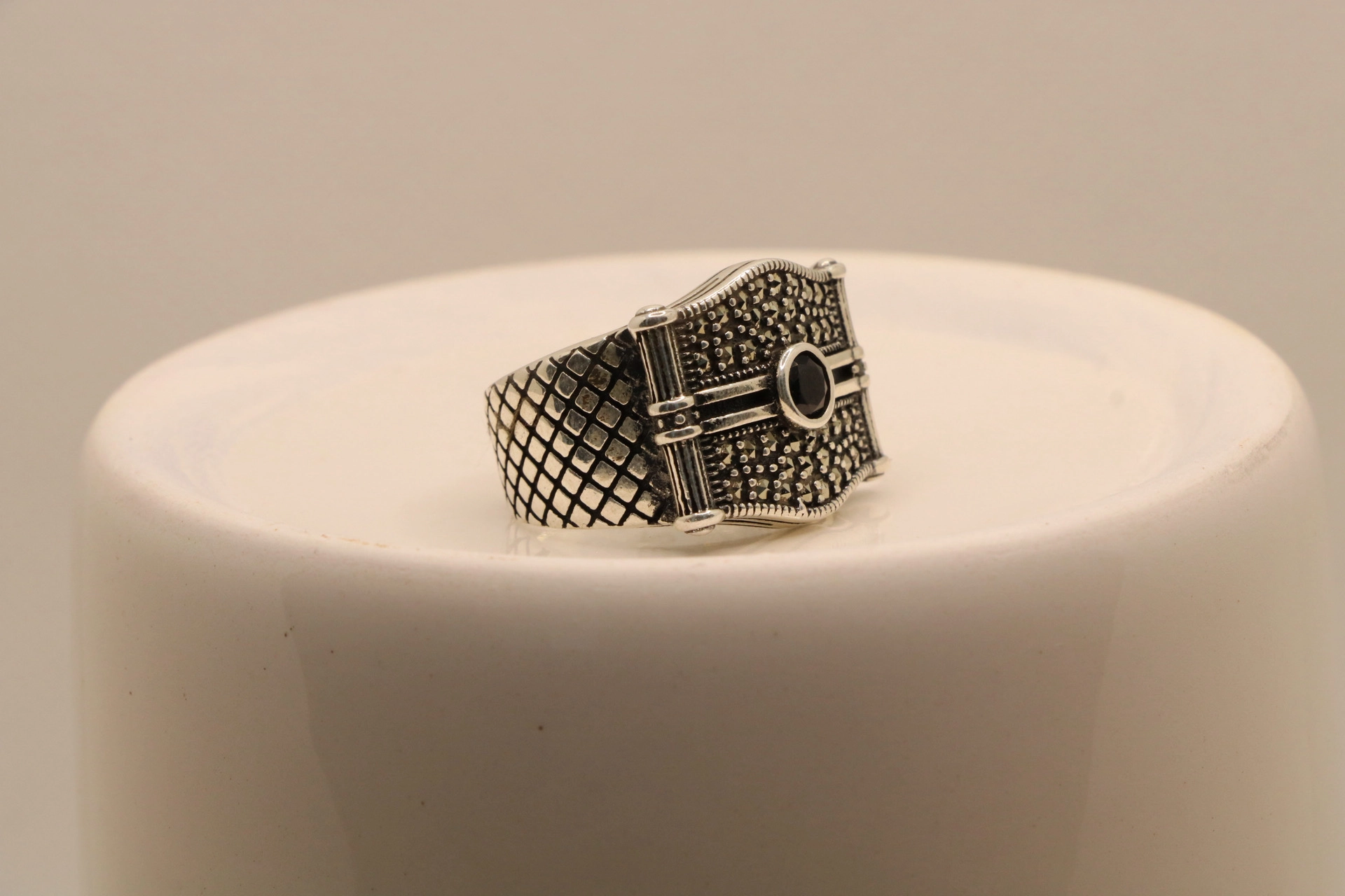 انگشتر نقره مردانه نگین اونیکس و مارکزیت