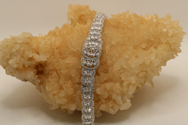 دستبند نقره زنانه نگین مارکیز