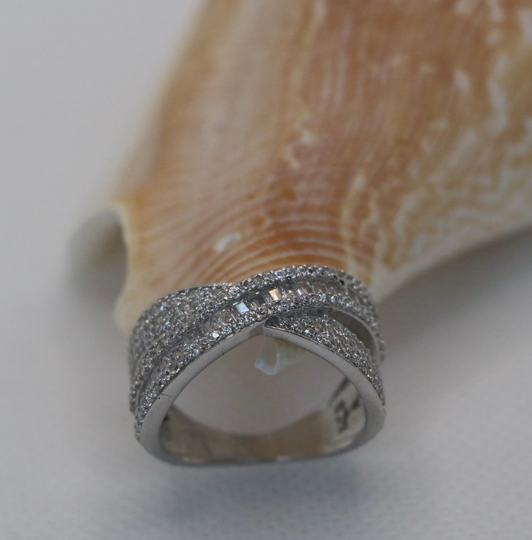 انگشتر نقره زنانه ضربدری نگین باگت