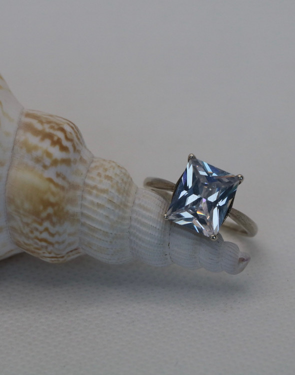 انگشتر نقره زنانه سولیتر نگین کوسنی