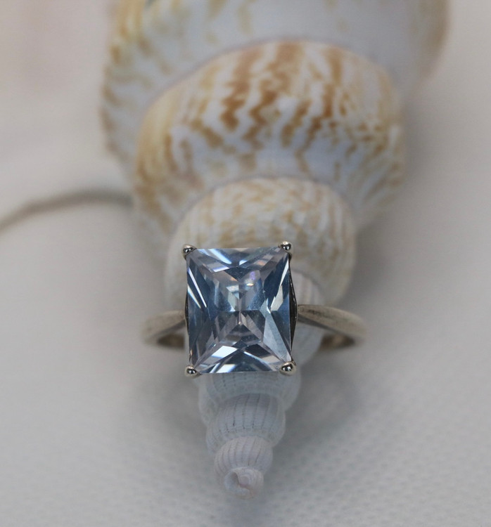 انگشتر نقره زنانه سولیتر نگین کوسنی