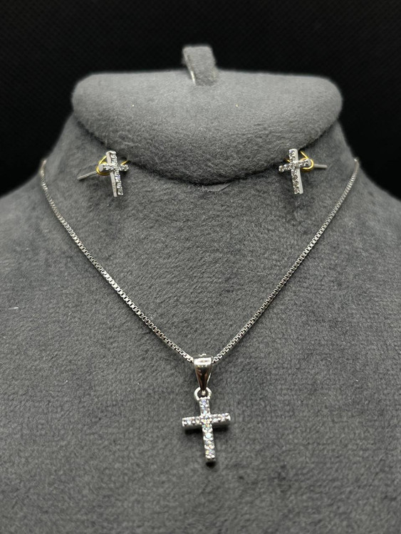 نیم ست نقره زنانه صلیب