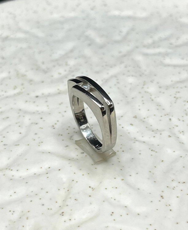 انگشتر نقره زنانه ظریف ساده