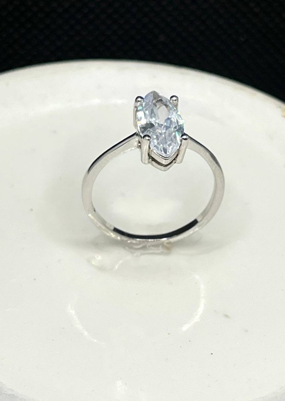 انگشتر نقره زنانه سولیتر نگین اووال