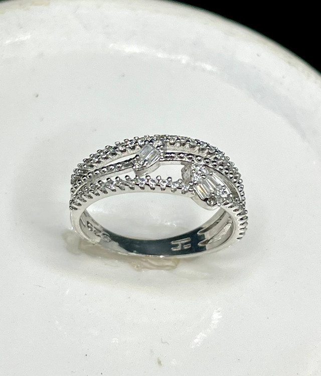 انگشتر نقره زنانه نگین اتمی