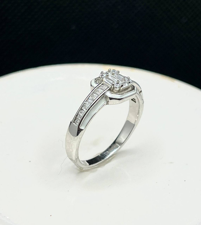 انگشتر نقره زنانه امرالدکات