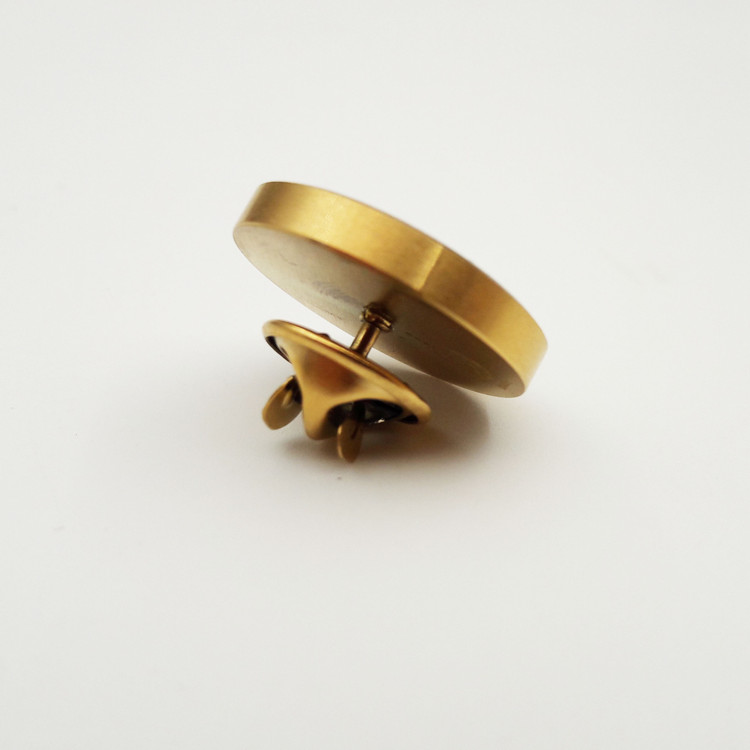 بج سینه فروهر