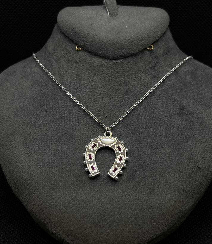 گردنبند نقره نعل اسب نگین باگت