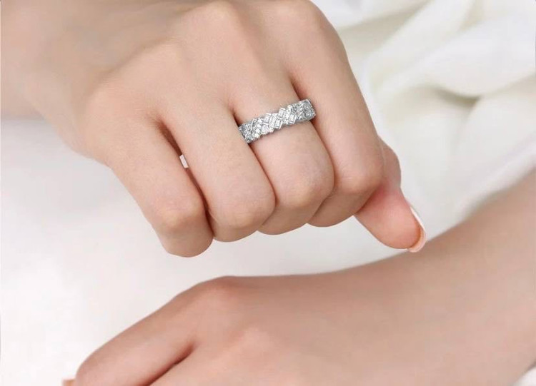 انگشتر نقره زنانه جواهری نگین باگت