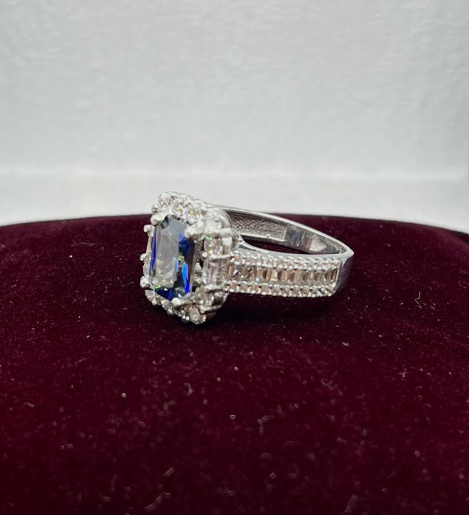 انگشتر نقره زنانه جواهری مستطیلی نگین باگت