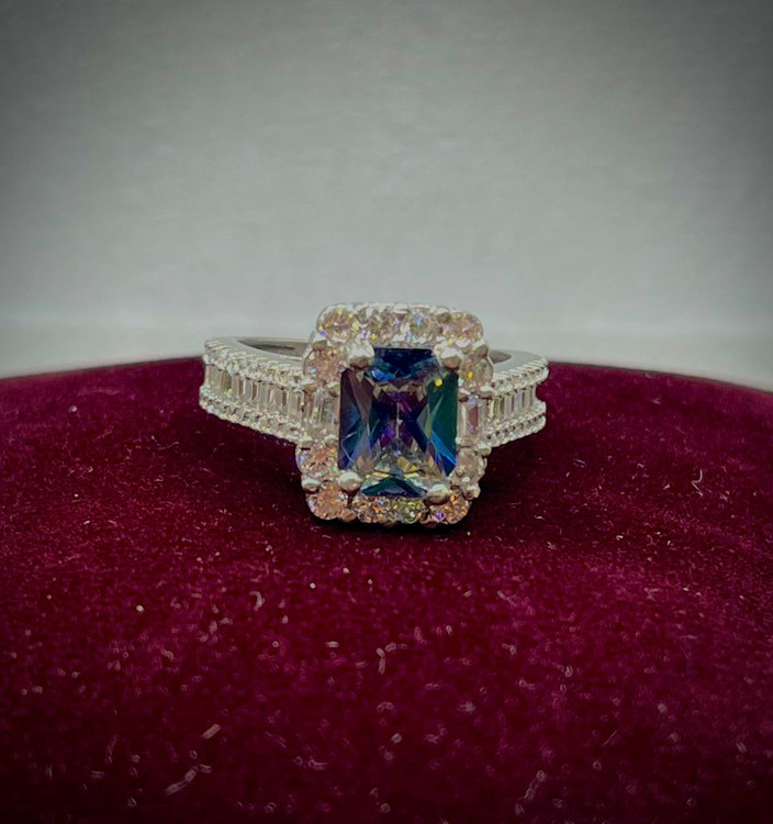 انگشتر نقره زنانه جواهری مستطیلی نگین باگت