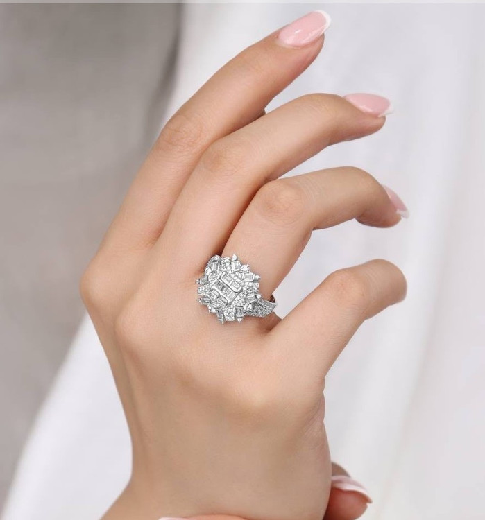 انگشتر نقره زنانه جواهری مربع نگین باگت