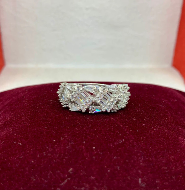 انگشتر نقره زنانه نگین باگت