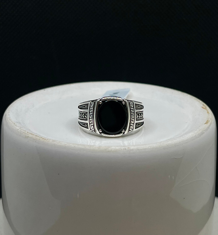 انگشتر نقره مردانه عقیق مشکی طرح ورساچ نگین مارکازیت