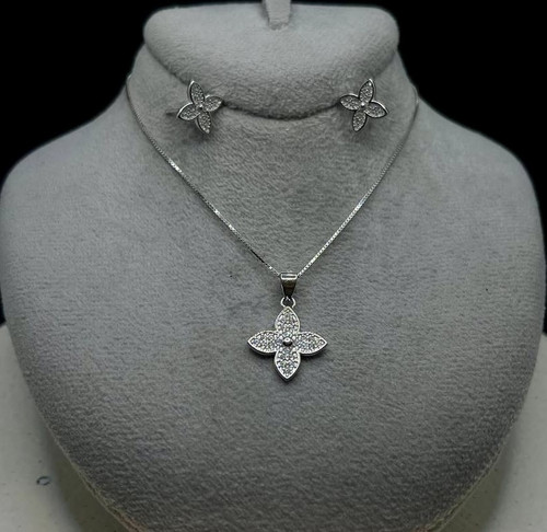 نیم ست نقره زنانه طرح شبدر نگینی