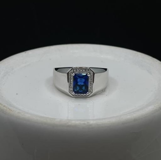 انگشتر نقره یاقوت کبود