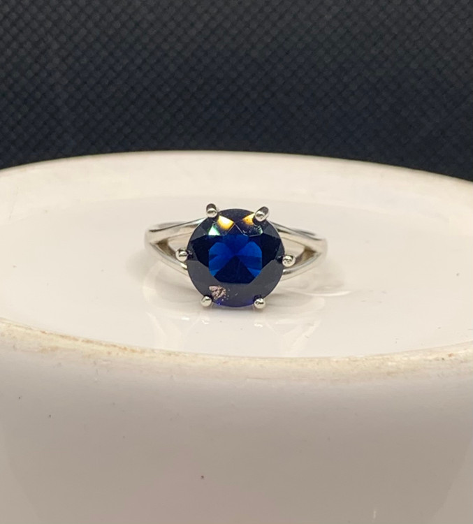 انگشتر نقره زنانه یاقوت کبود گرد