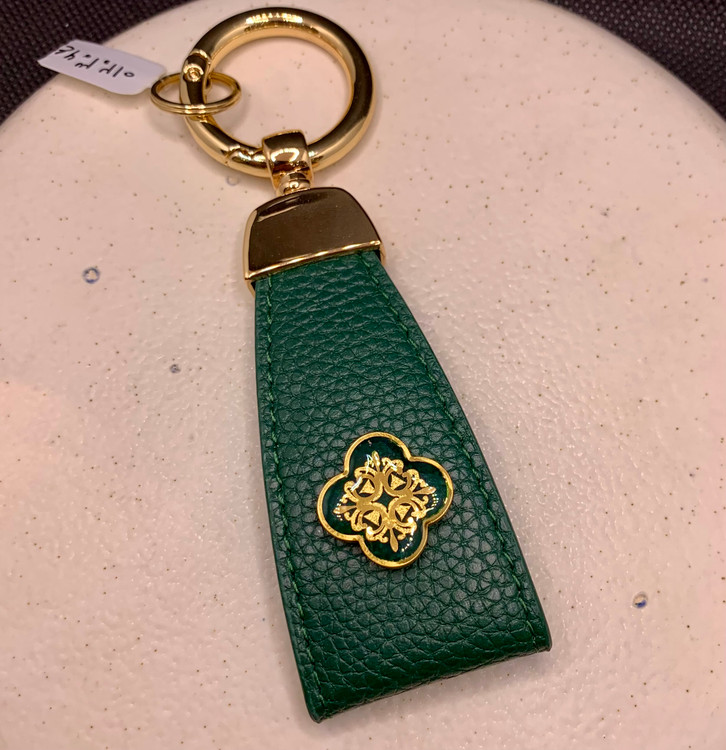 جاسوئیچی ورق طلا ونکلیف هوما