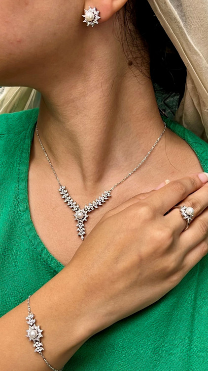 سرویس نقره زنانه فلاور مرواریدی نگین مارکیز