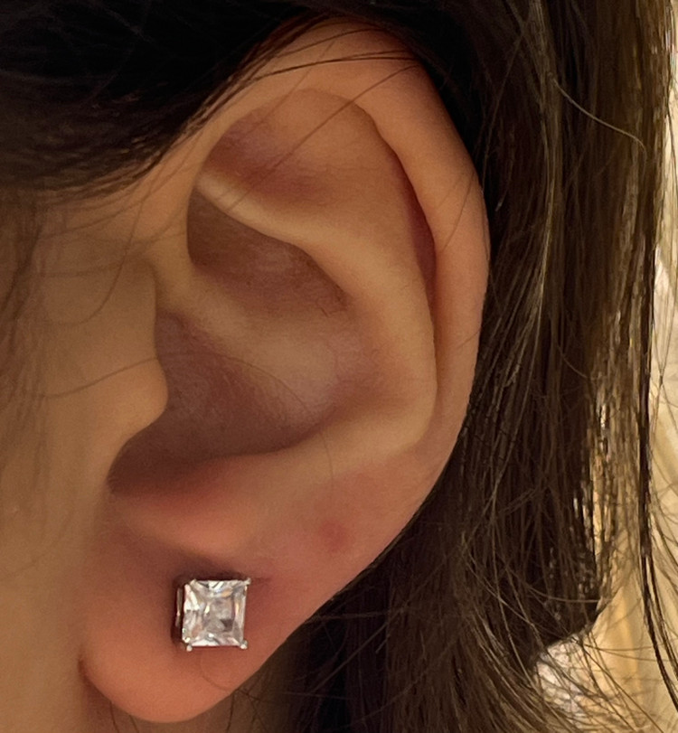 گوشواره نقره زنانه موزانایت مربع چسبون