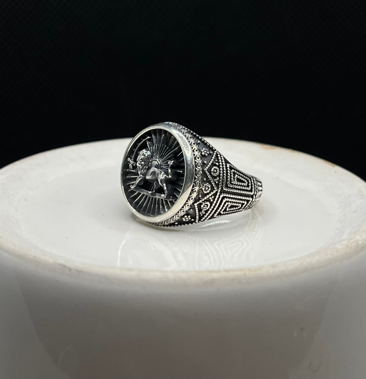 انگشتر نقره مردانه سیاه قلم شیروخورشید