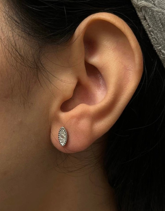 پرسینگ نقره زنانه گوش نگینی