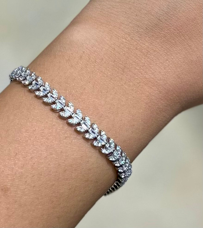 دستبند نقره زنانه گندمی نگین باگت