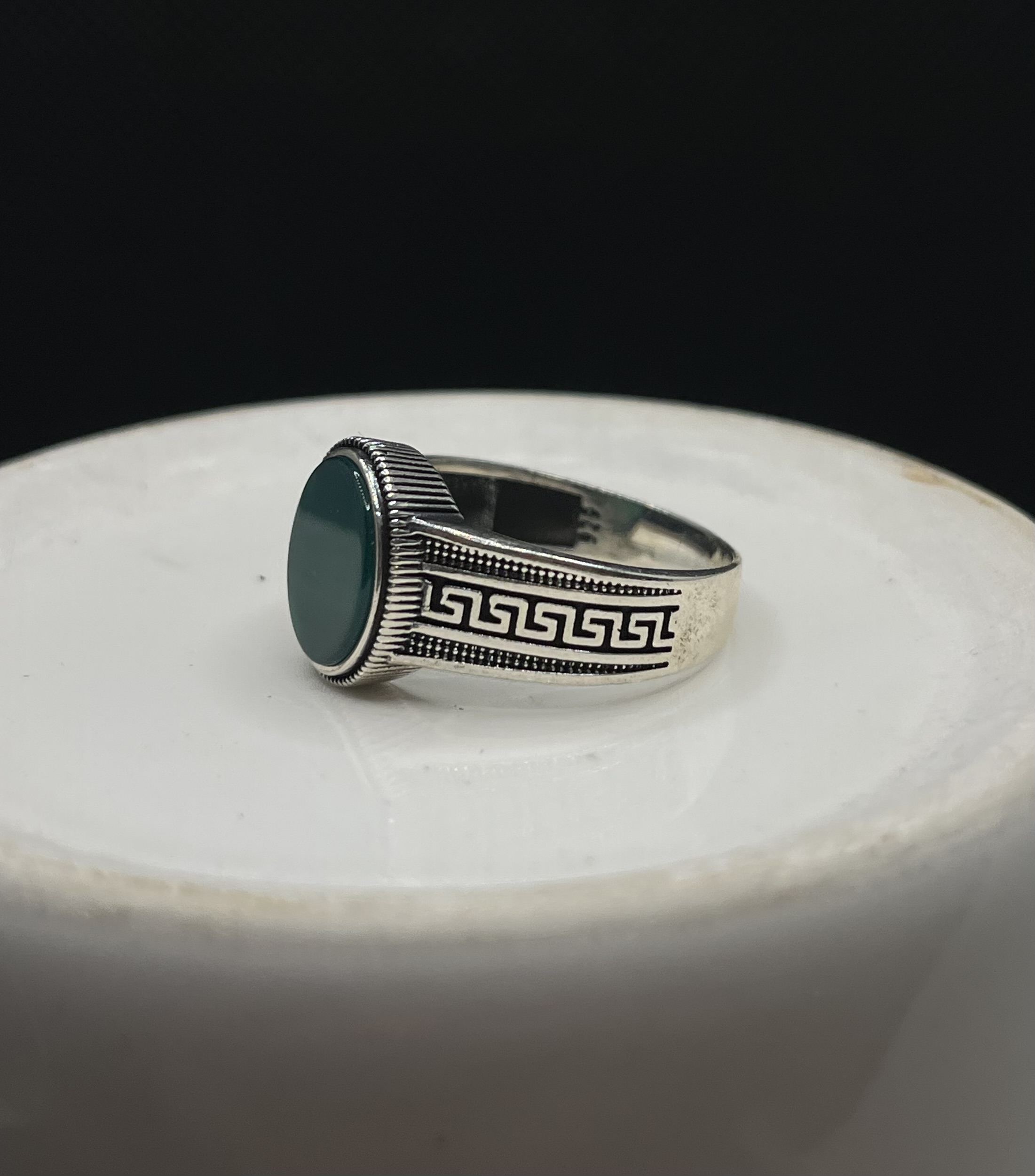 انگشتر نقره مردانه عقیق سبز طرح ورساچ