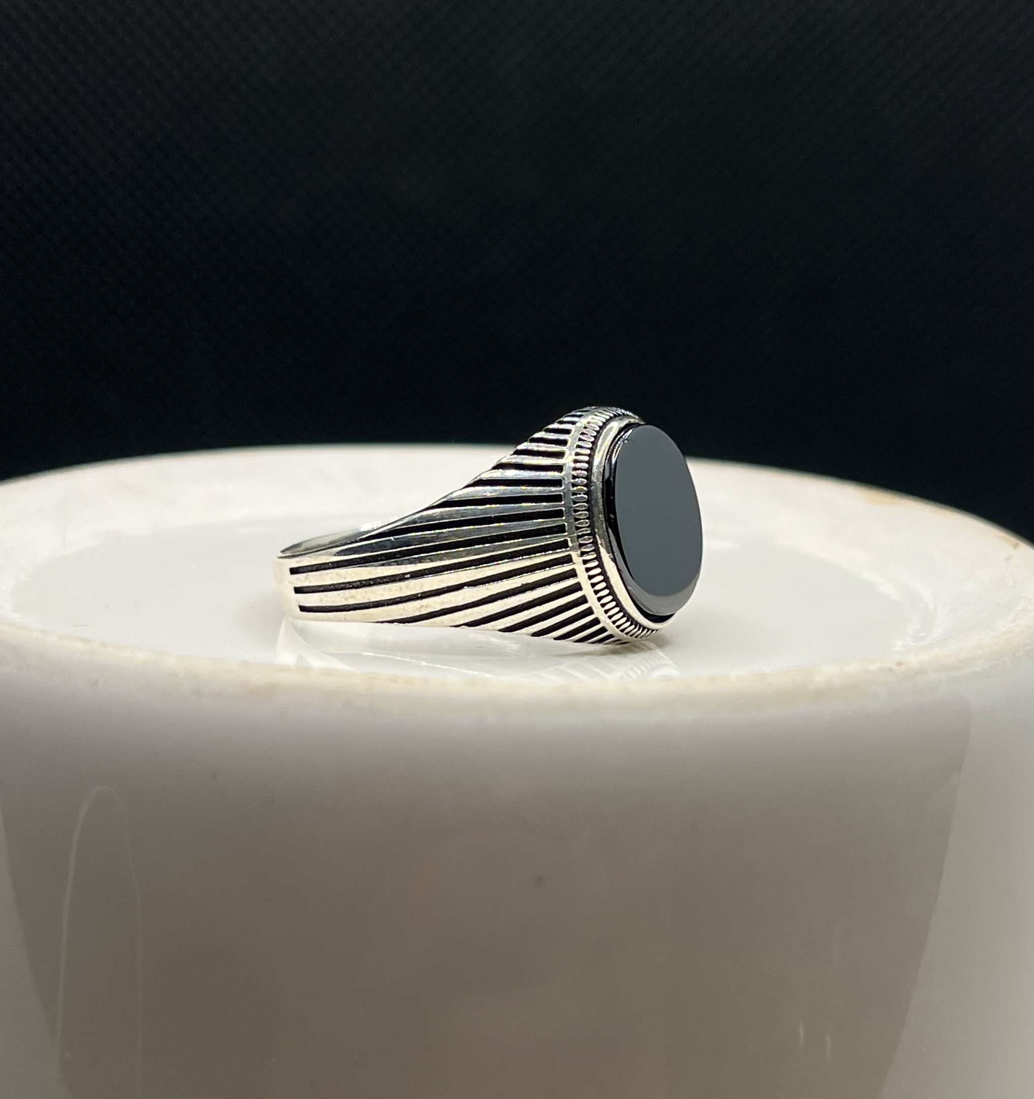 انگشتر نقره مردانه عقیق مشکی بیضی تخت