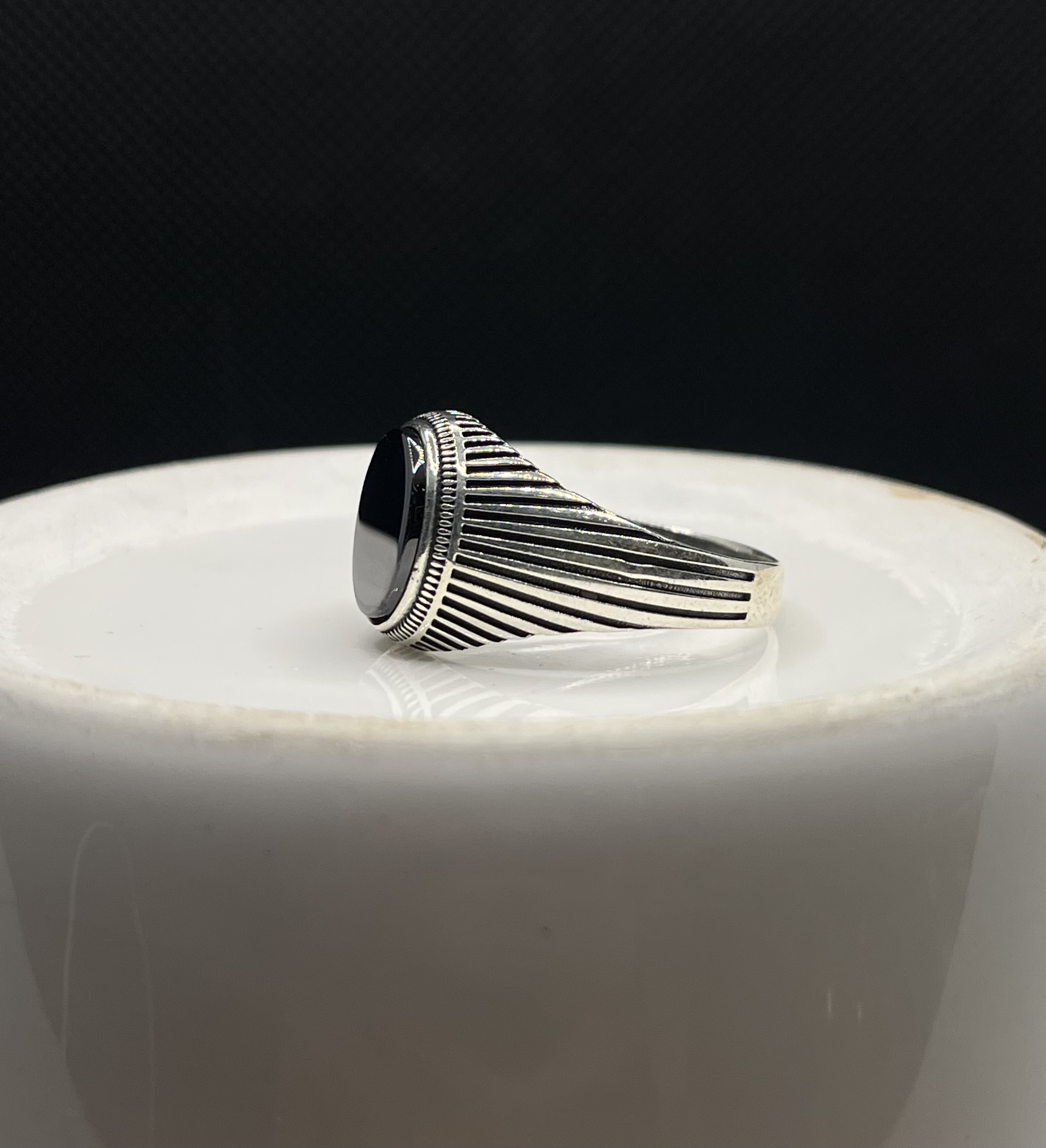 انگشتر نقره مردانه عقیق مشکی بیضی تخت