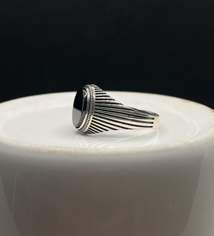 انگشتر نقره مردانه عقیق مشکی بیضی تخت