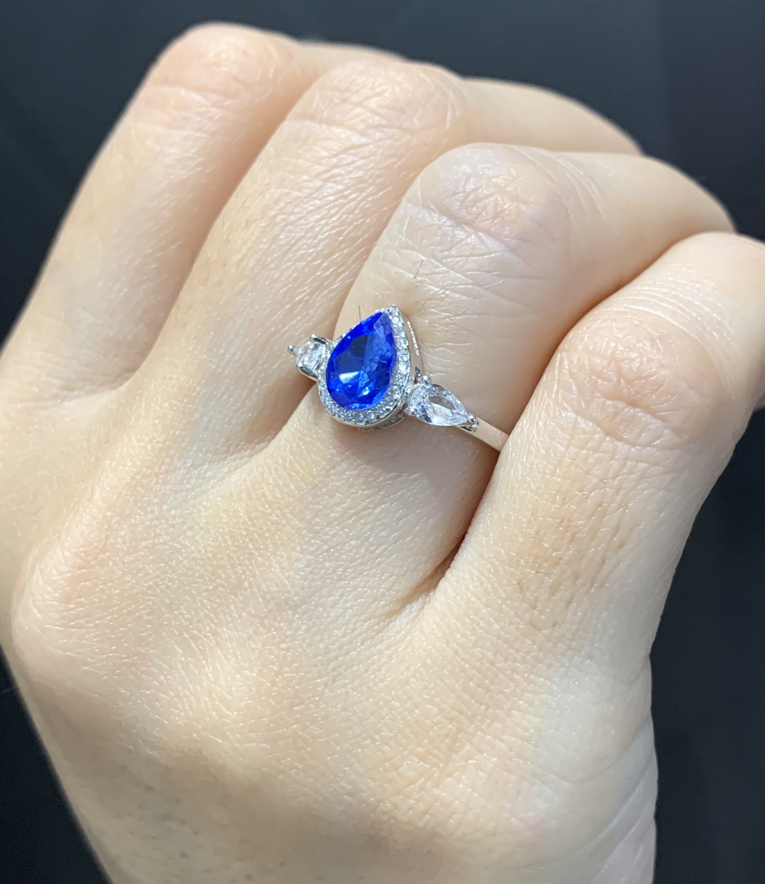 انگشتر نقره زنانه موزانایت اشکی کبود