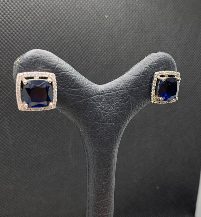 گوشواره نقره زنانه یاقوت کبود دور نگینی