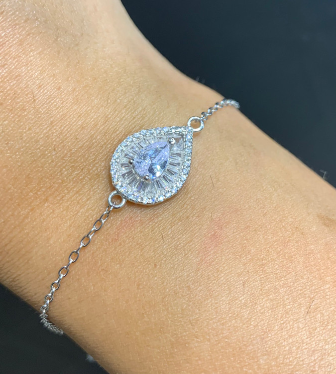 دستبند نقره زنانه اشکی دور نگین باگت