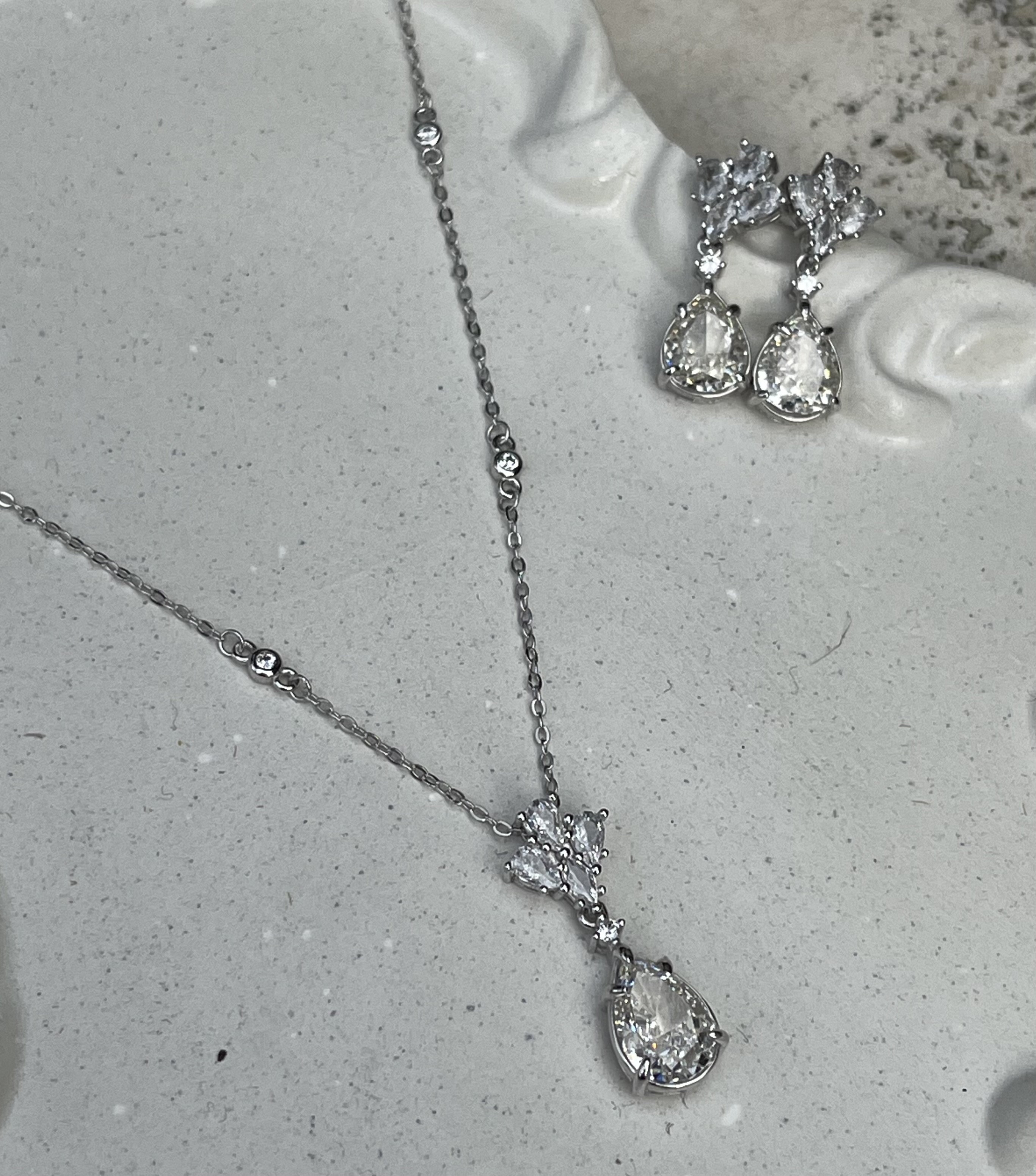 نیم ست نقره زنانه اشکی موزانایت