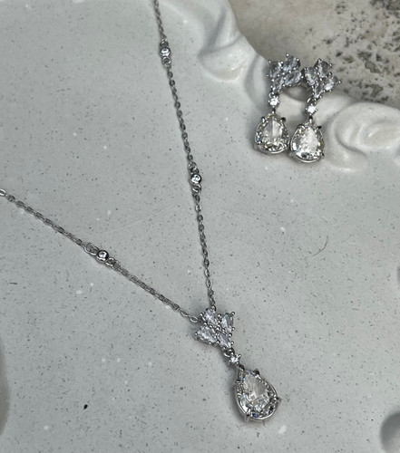 نیم ست نقره زنانه اشکی موزانایت