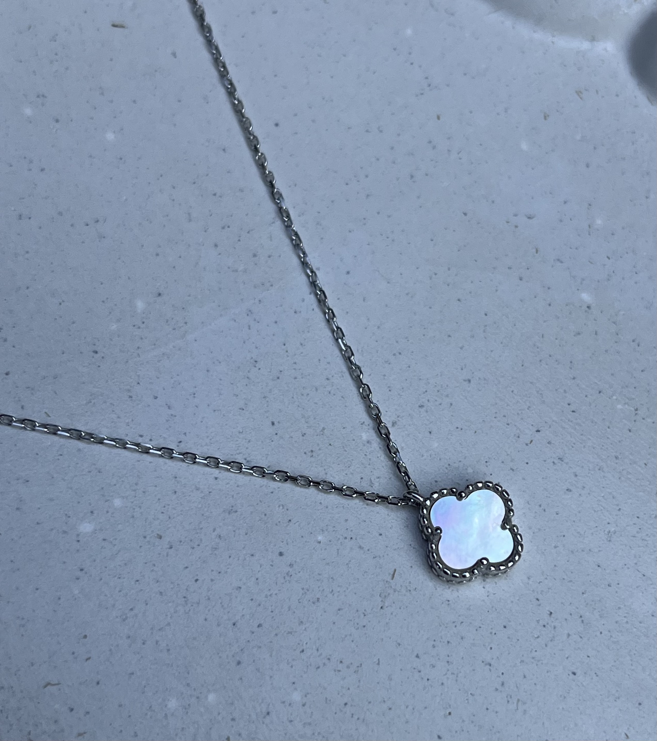 گردنبند نقره زنانه ونکلیف صدف