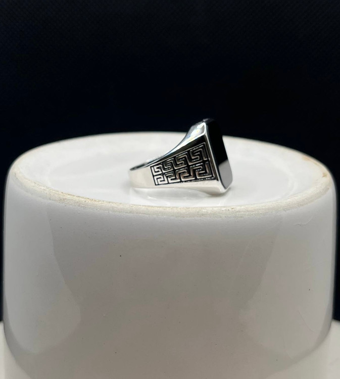 انگشتر نقره مردانه عقیق مشکی طرح ورساچ