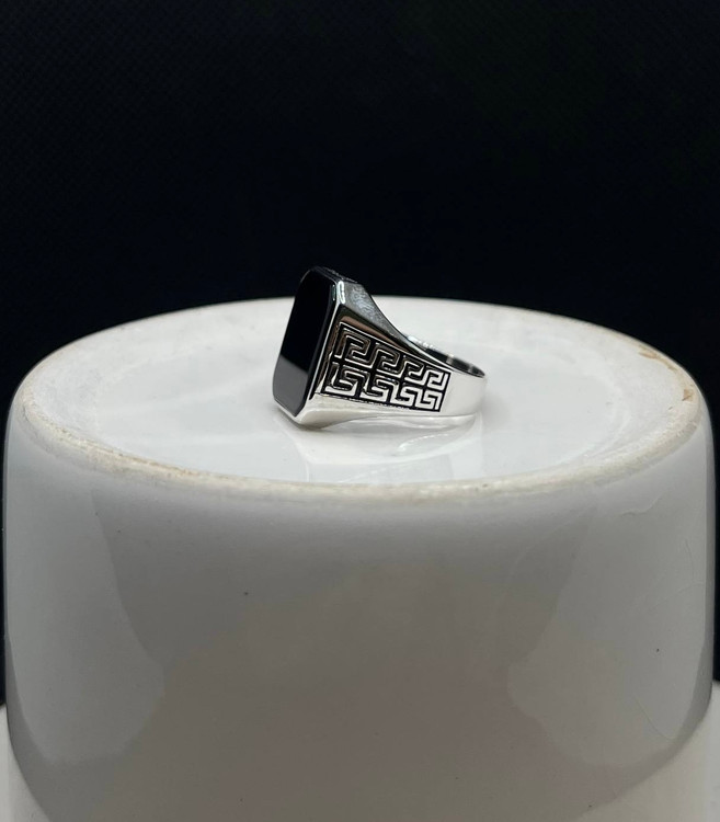 انگشتر نقره مردانه عقیق مشکی طرح ورساچ