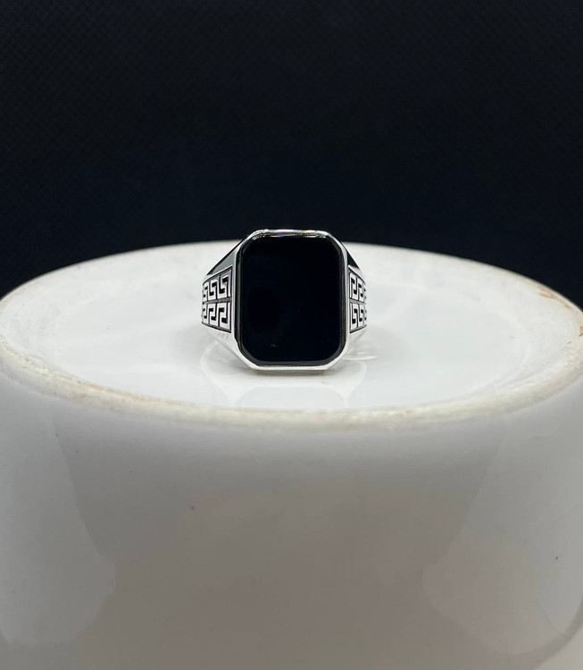 انگشتر نقره مردانه عقیق مشکی طرح ورساچ