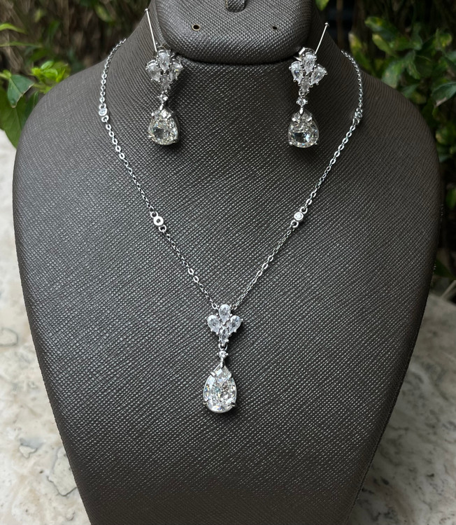 نیم ست نقره زنانه اشکی موزانایت